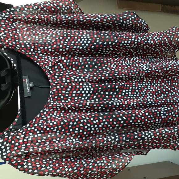 Laura Petites Flowy Short-Sleeved Scoop Neck Top - Women's Size Large - Picture 1 of 5